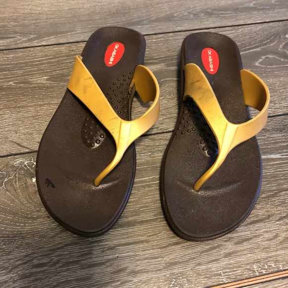 working out in flip flops